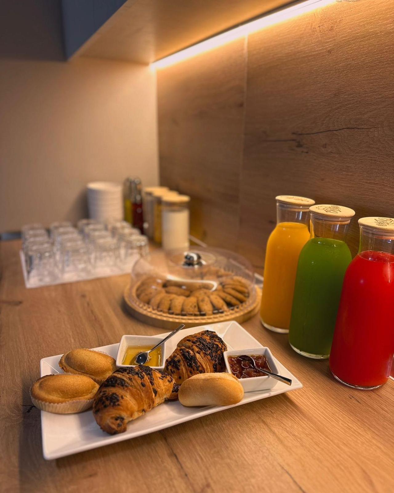 The Roots Boutique Hotel Шкодер Экстерьер фото